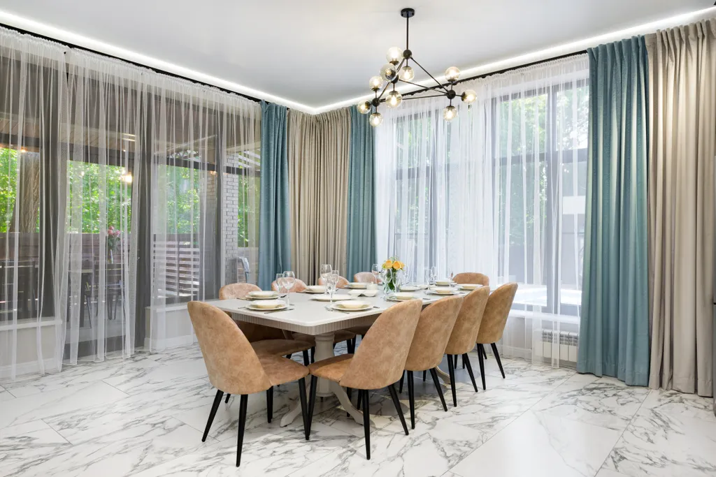 Новый коттедж c 9-ю спальнями бассейном и верандой