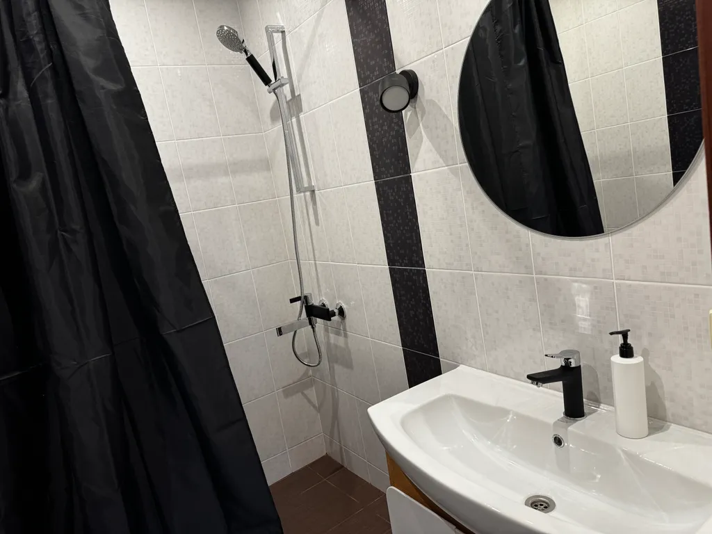 Квартира Квартира Апартамент с кухней в частном доме у набережной — Геленджик