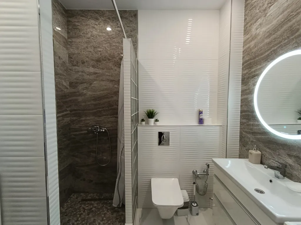 Новая евро-двушка с панорамным видом на море и пляж перед домом