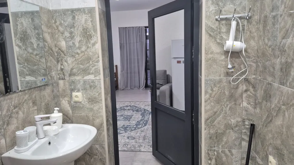 Комната на берегу моря