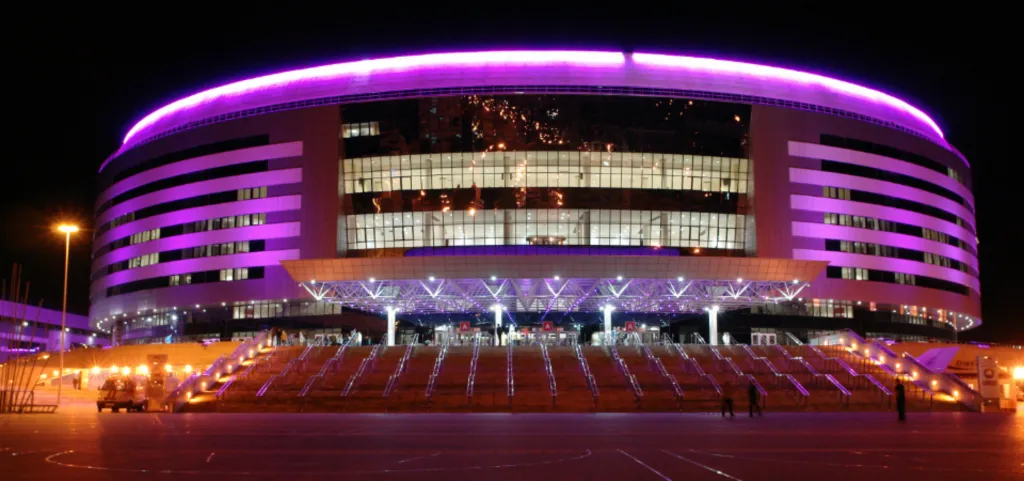 Vip в центре, новый дом, парковка, шлагбаум, окна двор, престижный р-н