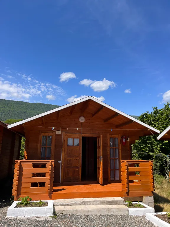 Коттедж Домики четырёхместные с удобствами, в пригороде Нового Афона, — аренда посуточно в Псырцха