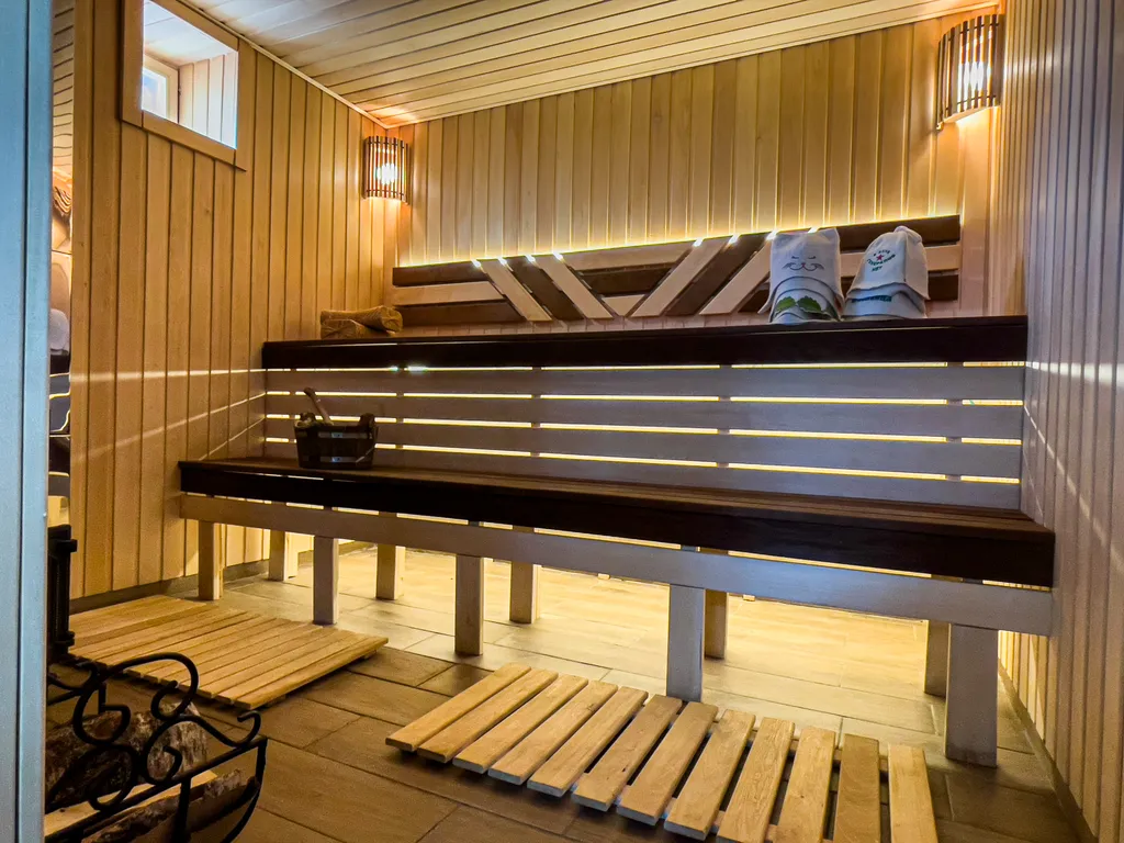 Коттедж в саду