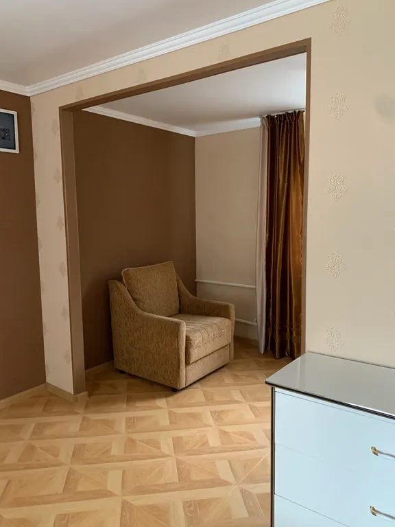 Дом со своим двором и парковкой