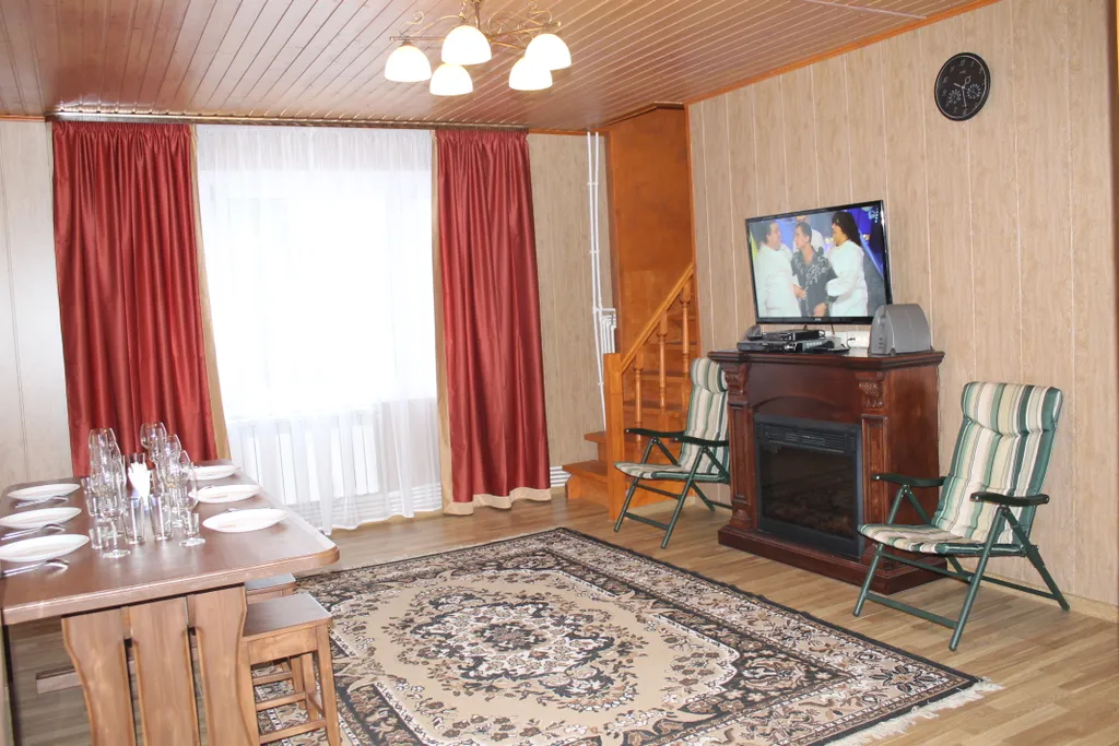 Коттедж Загородный уютный дом с баней и калиткой в лес — Большие Семенычи