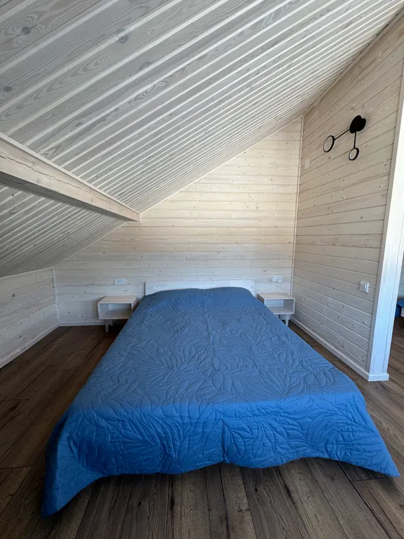 Большой дом у озера