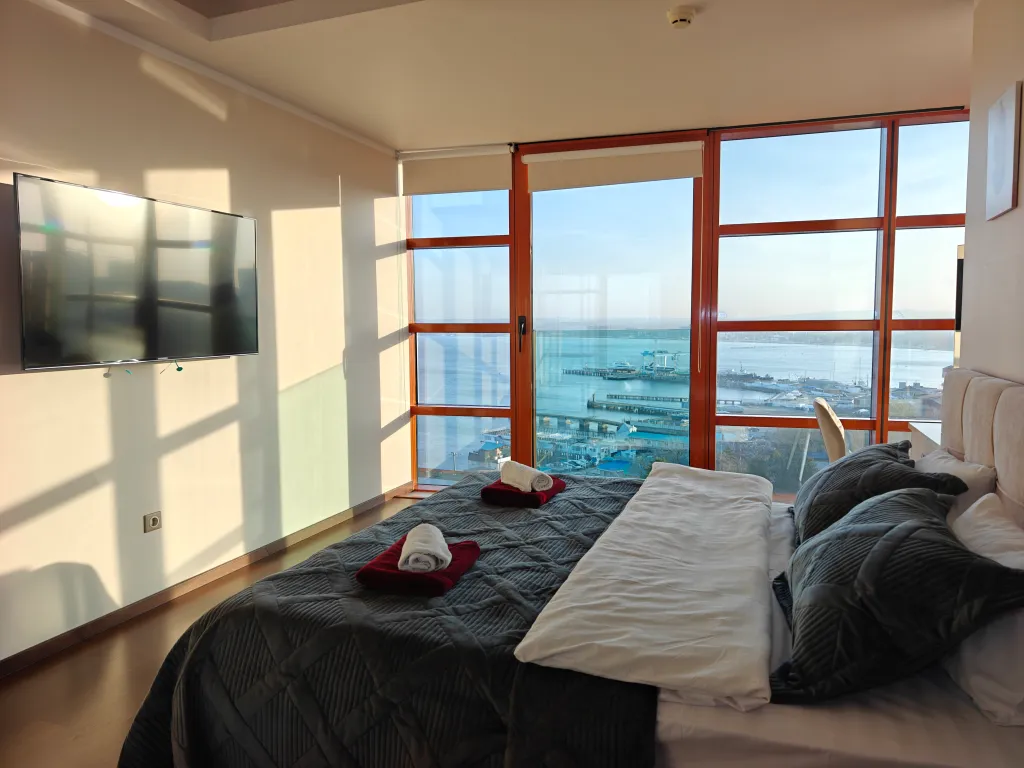 Видовая квартира в Золотой Бухте