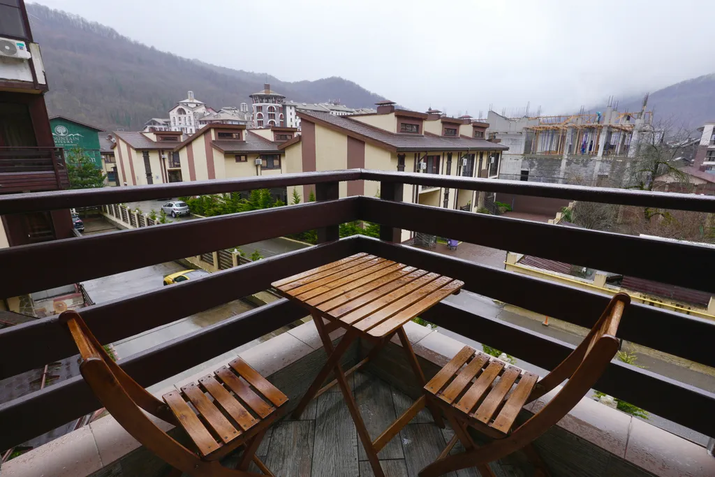 Большая квартира напротив подъемника