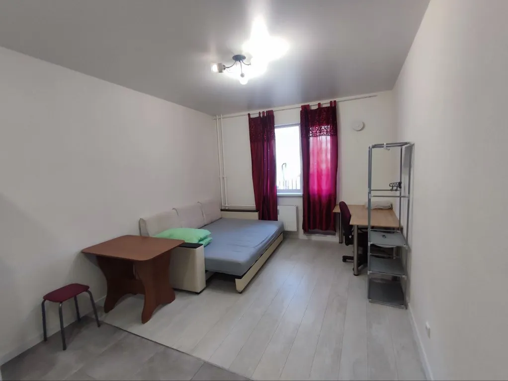 Квартира Студия в зелёной части района — аренда посуточно в Мурино