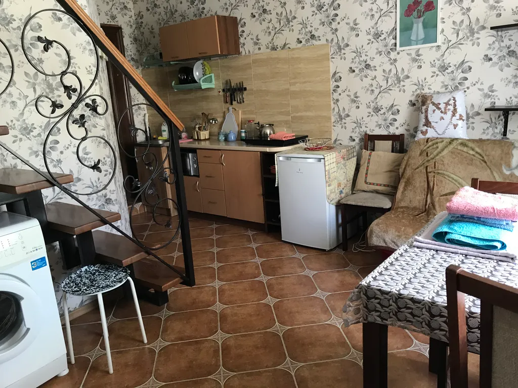 8 минут от моря