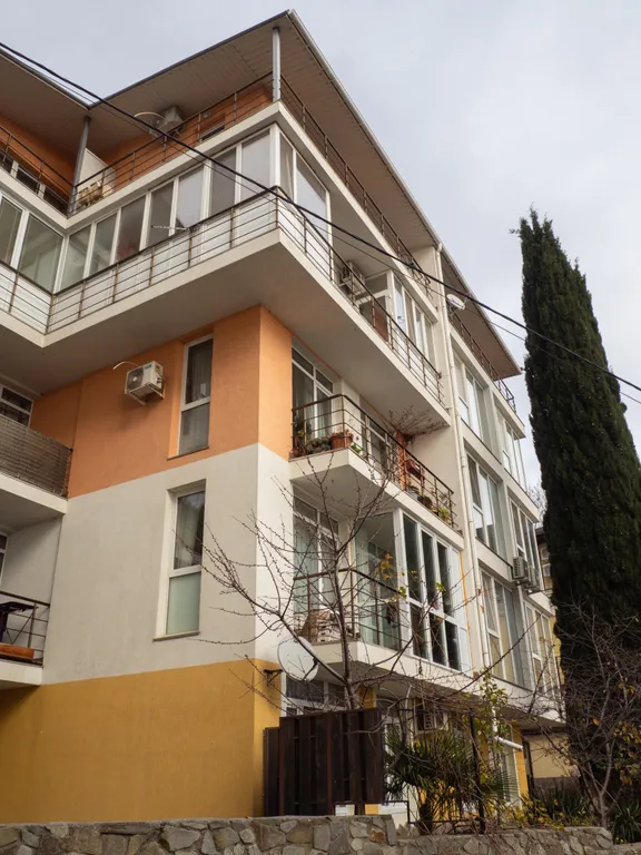 Уютная студия с видом на море и город