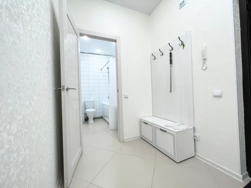 Комфортабельная 2-к квартира в новом доме в центре города