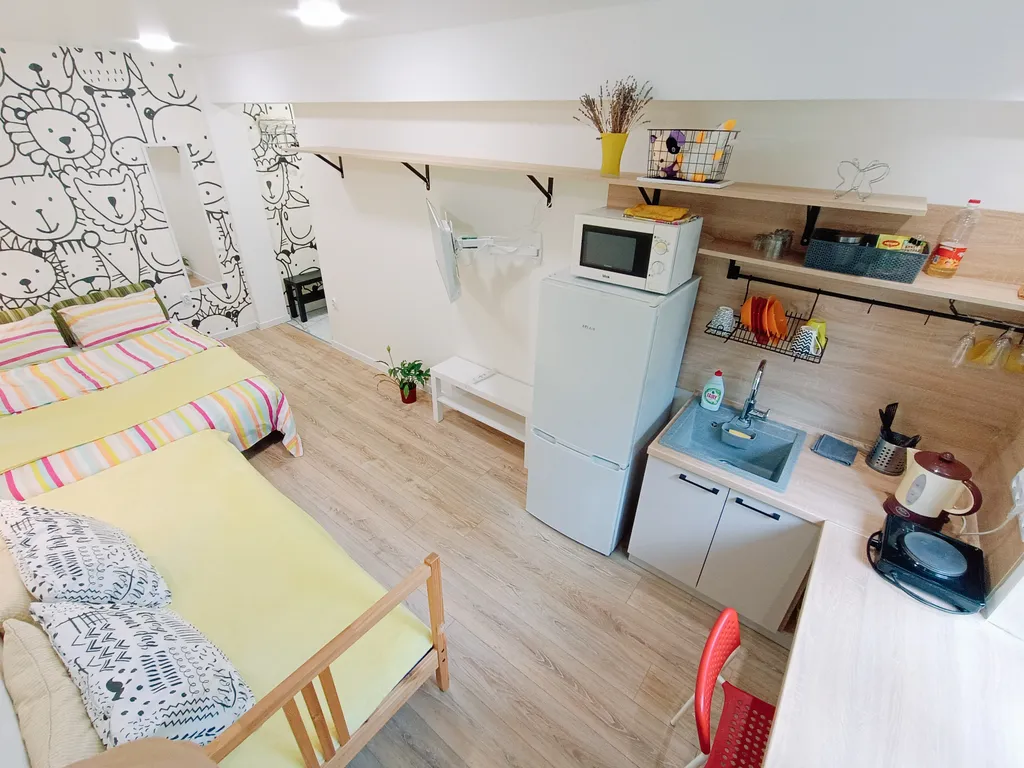 Уютное местечко возле пиццерии, небольшая комфортная студия