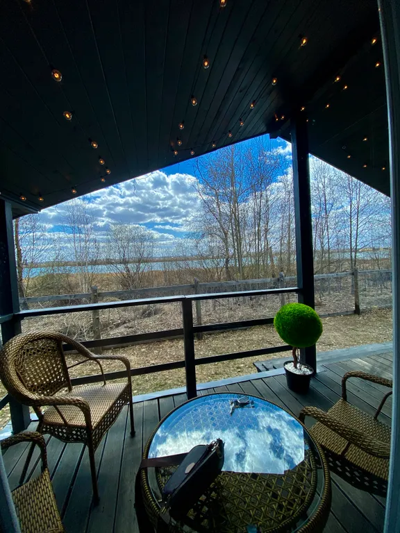 Загородный дом Loft lodge на берегу реки Ангара