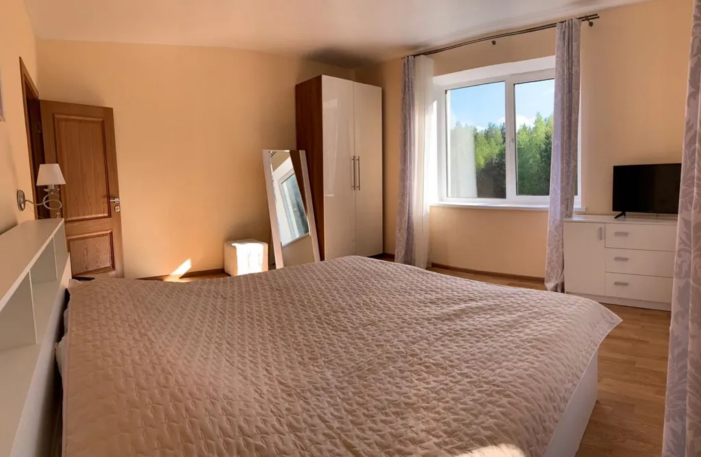 Коттедж Коттедж у леса с бассейном — Белоозёрский