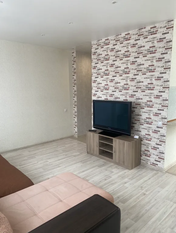 Квартира Квартира Просторная евро 2-комнатная в центре в новом доме — Новосибирск