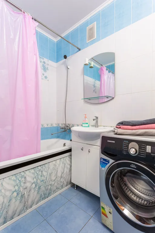 Уютная квартира около ТРЦ Кристалл