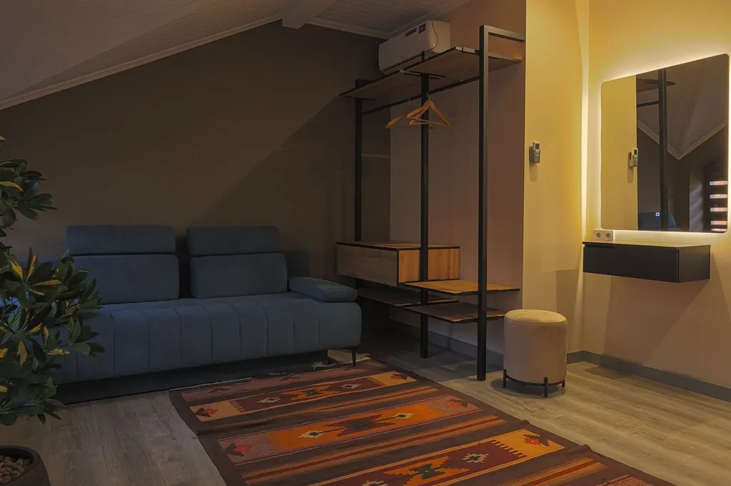 Бассейн с подогревом и лаундж зоной