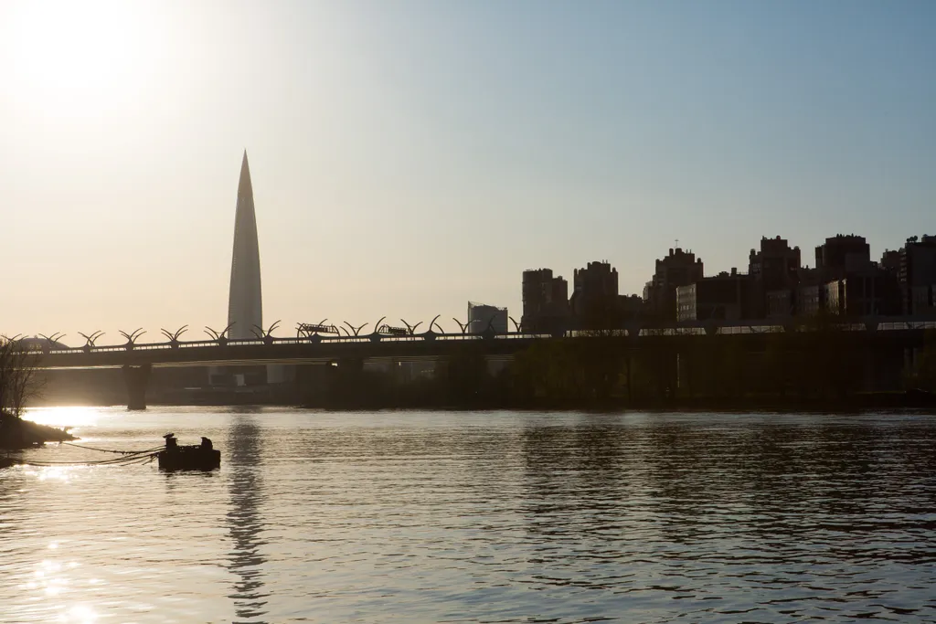 Дом на воде Nevo у берега Крестовского острова