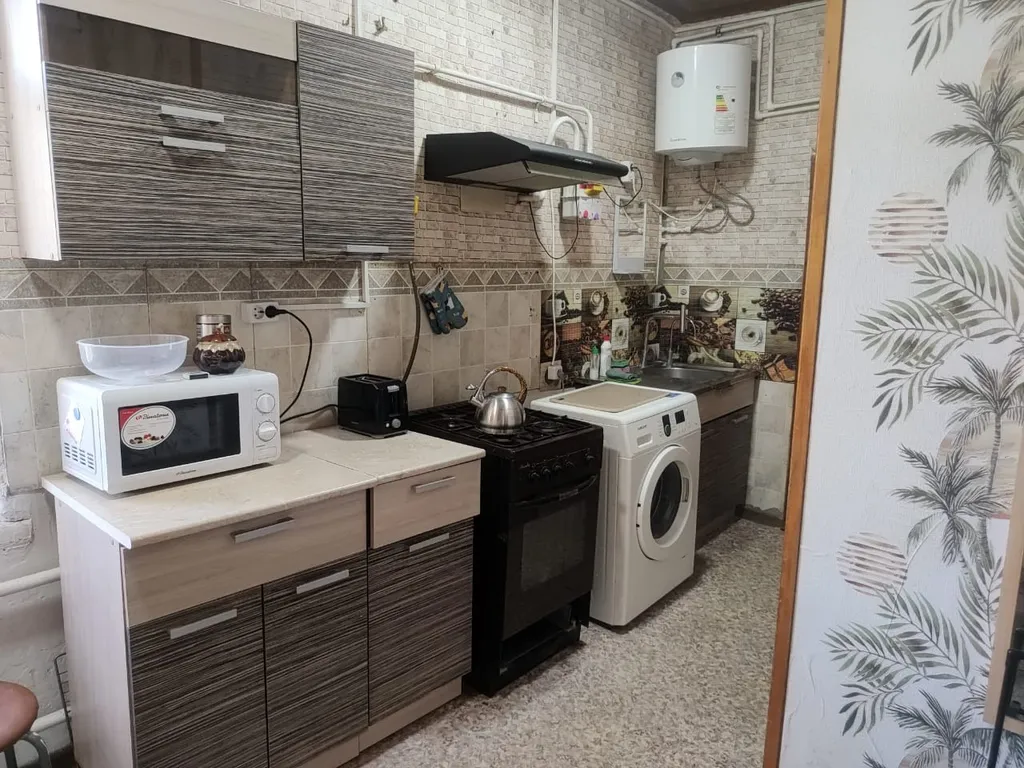 2-комнатная квартира у театральной площади в доходном доме XIX века