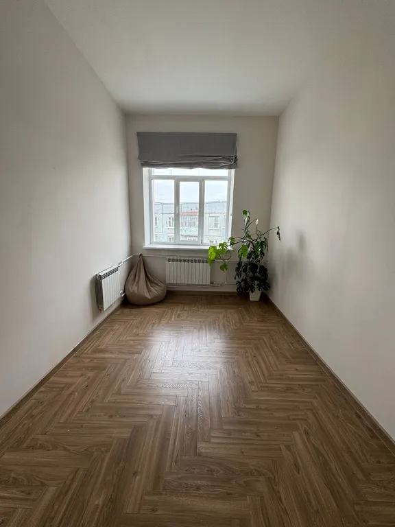 Двушка с антресольным этажом с проектором