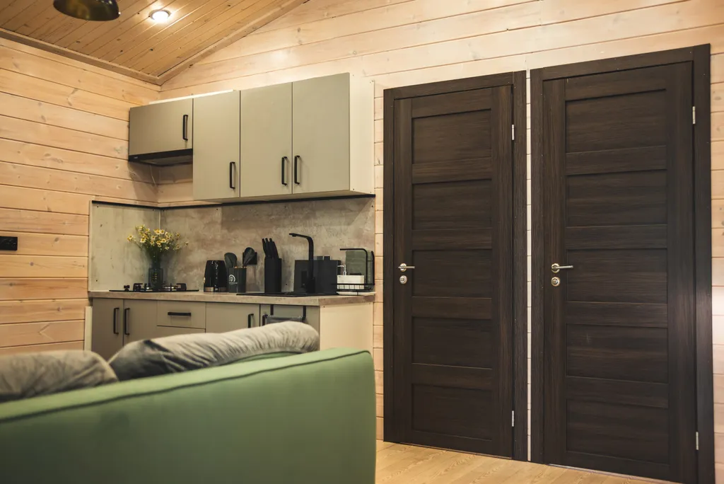 Уютный дом на берегу озера