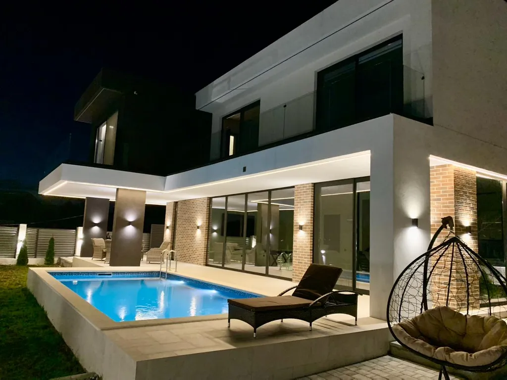 Шикарная Вилла с видом на море и горы