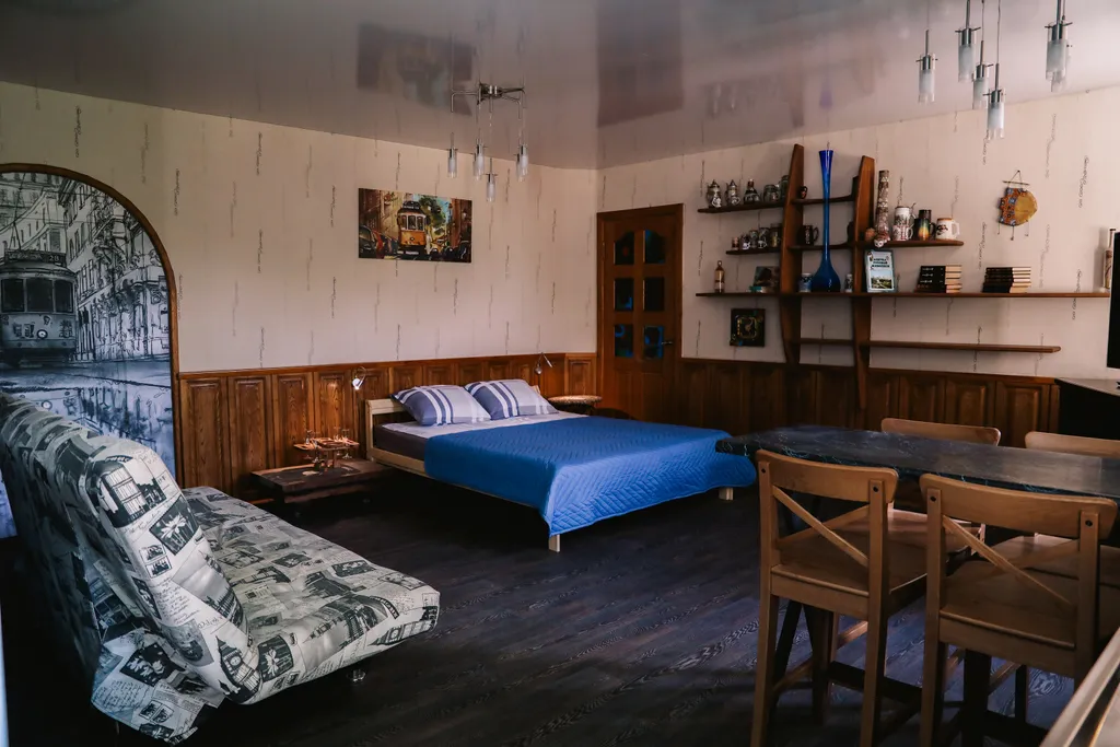 Коттедж Удивительный дом, студия, вход с улицы — Казань