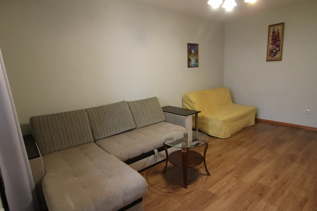 Двухкомнатная квартира в спальном районе