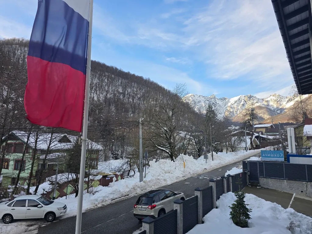 Трёхместный номер с балконом в панорама ачишхо
