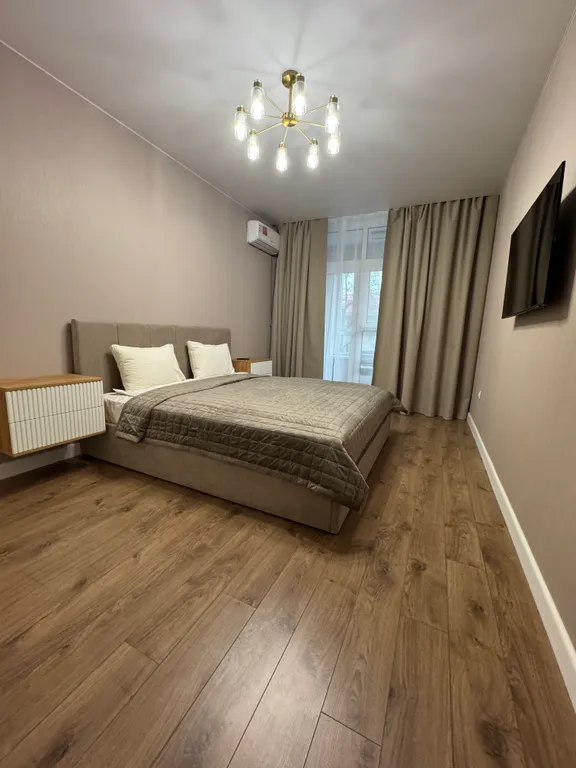 Современная, уютная квартира у парка, с прекрасным видом на море