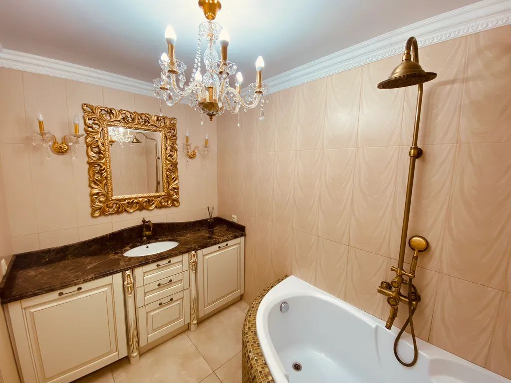 Трёхкомнатная квартира в самом центре Сочи рядом с морем