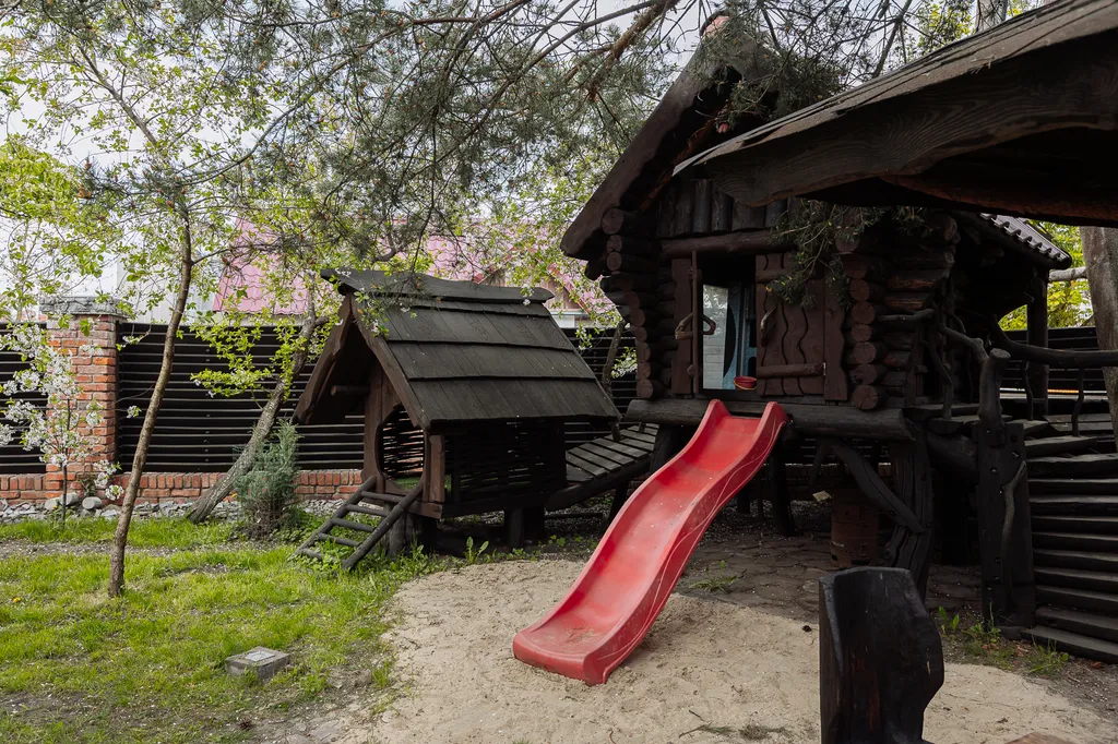 Шикарный дом из сруба с баней и бассейном