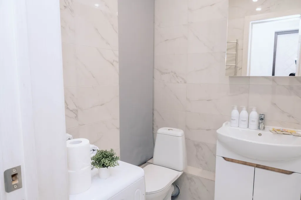 Уютная студия в новом доме с красивым видом из окна