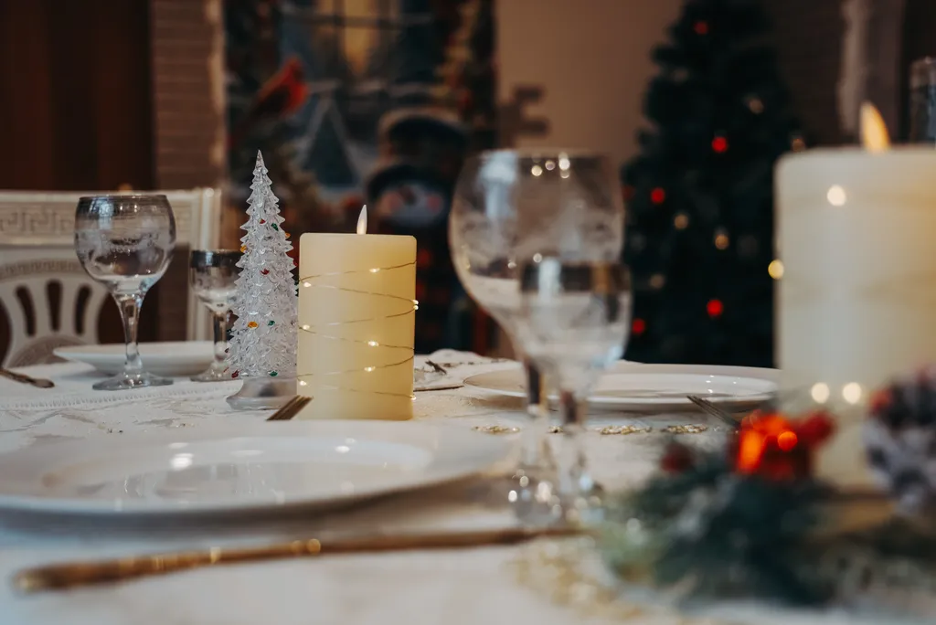 Коттеджу моря: костровая чаша камин детская территория бассейн баттут.