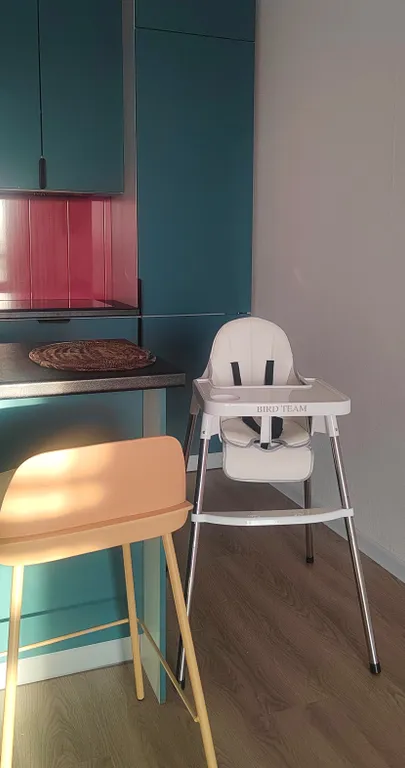 Трехкомнатная квартира с двумя спальнями, рядом с вокзалом