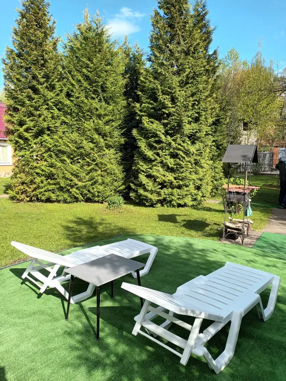 Уютный дом с садом