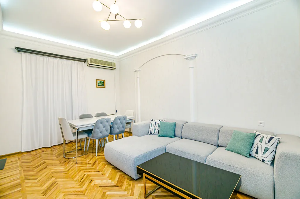 Apartment i̇n the targovu
