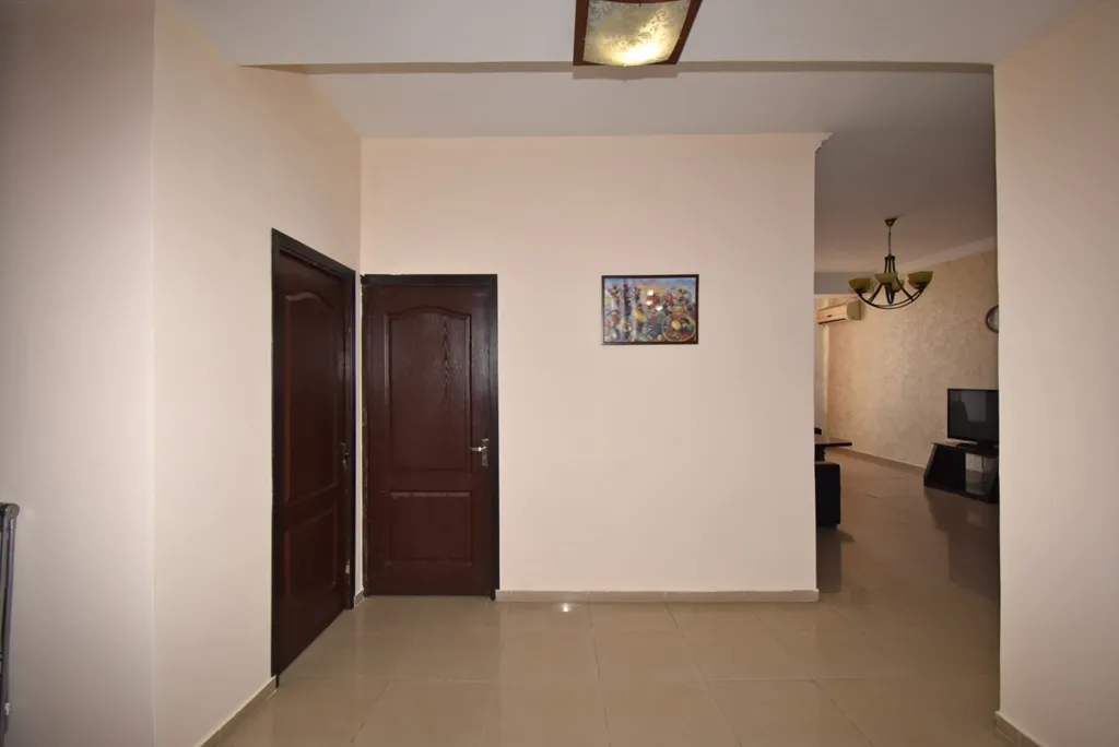 4-комнатная Квартира