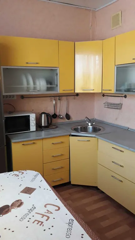 Квартира в микрорайоне Вынгапуровский в 105 км от города Ноябрьск