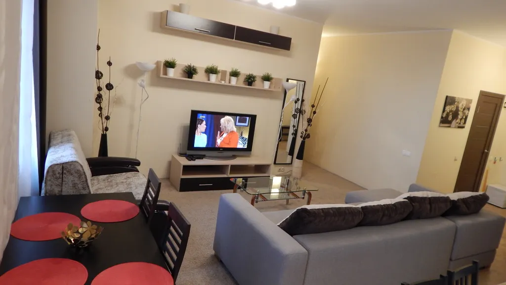 Элитная в центре, метро площадь Ленина, рядом аква-парк, зоопарк, тц аура, парк