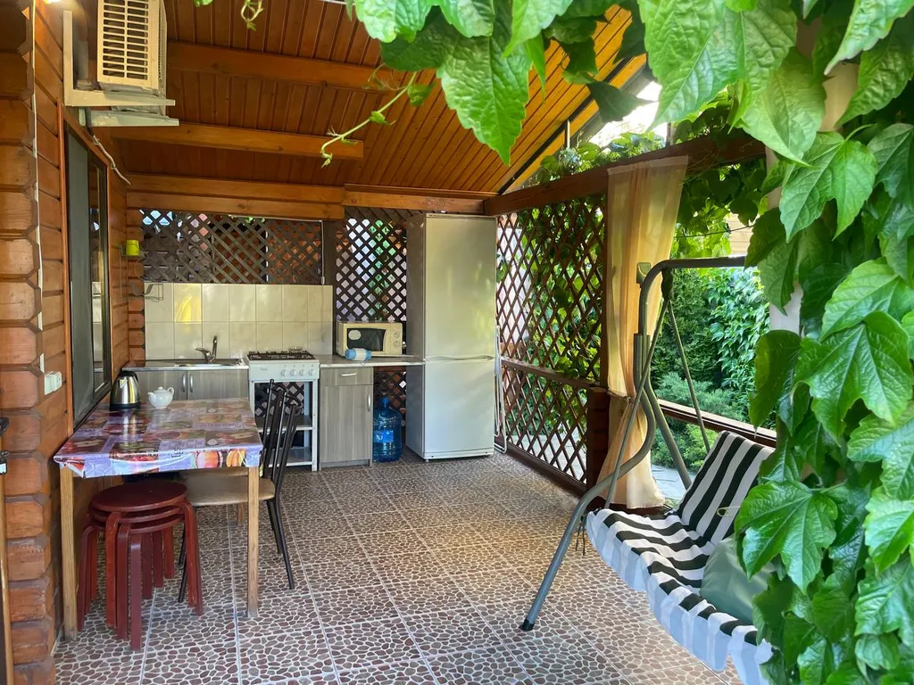 Коттедж Коттедж с террасой у моря — Кучугуры