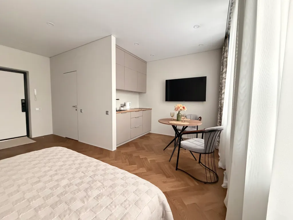 Студия возле озера Кабан