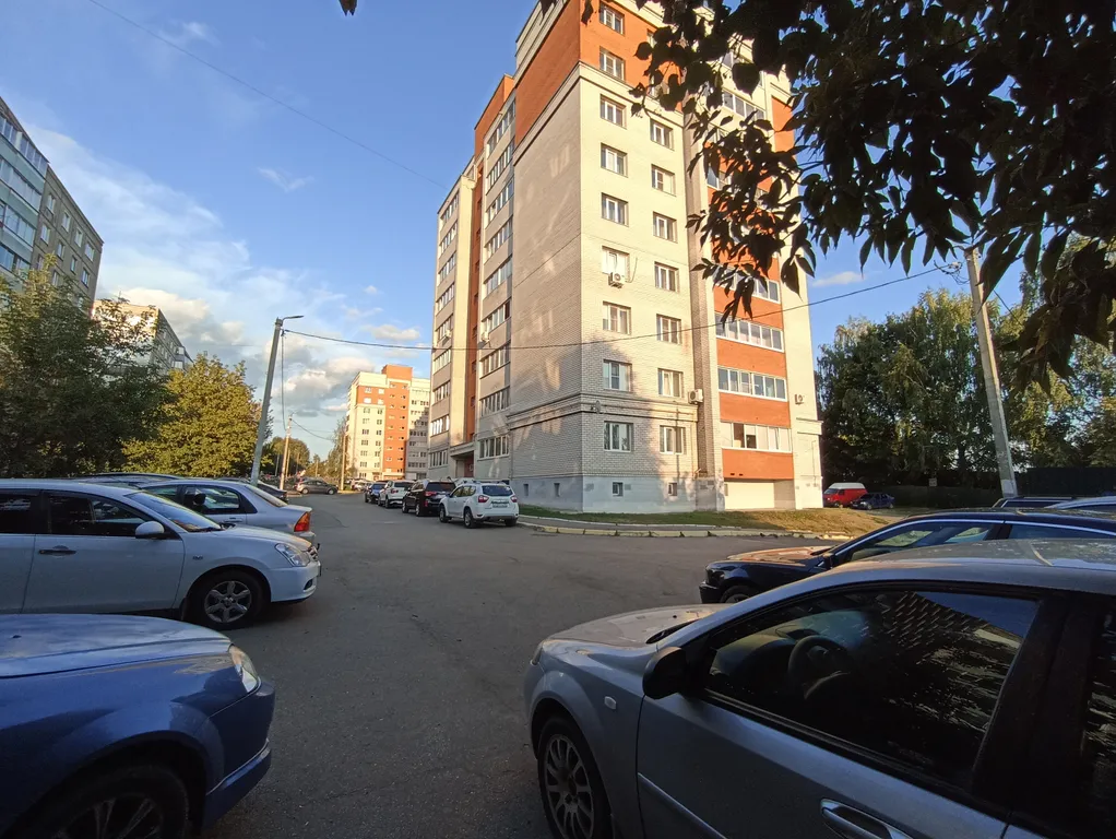 Квартира с панорамным видом, парковка для легковых и грузовых машин