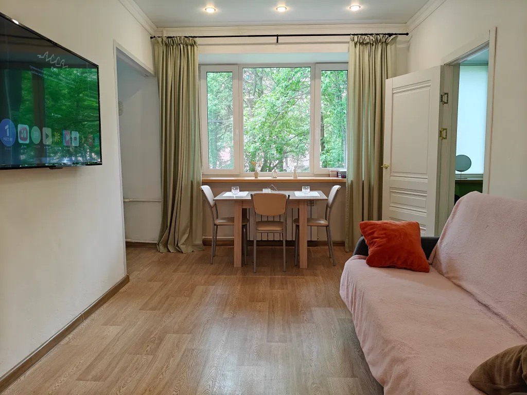 Обновленная двушка в центре