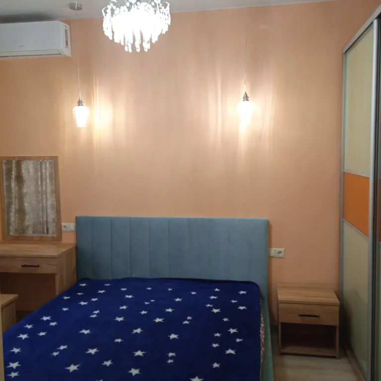 Квартира в центре, хороший ремонт, тихая, светлая, до моря 3 мин — аренда посуточно в Ялта