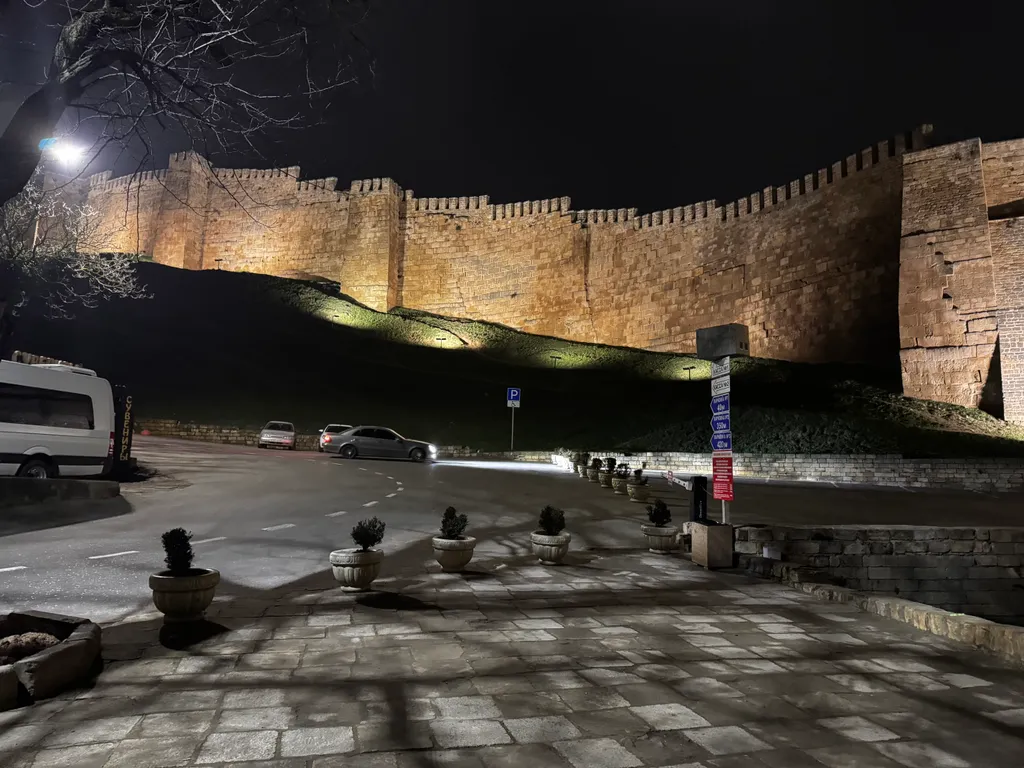 Большой красивый дом у моря