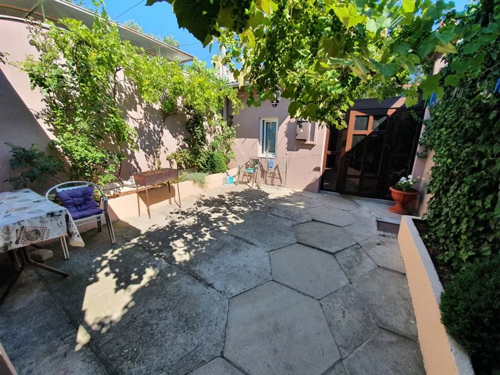 Коттедж Просторный двухкомнатный дом в санаторной зоне — аренда посуточно в Евпатория