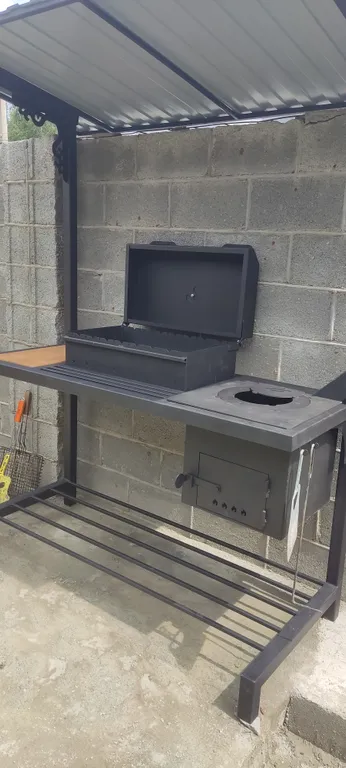 Дом с камином и баней в центре