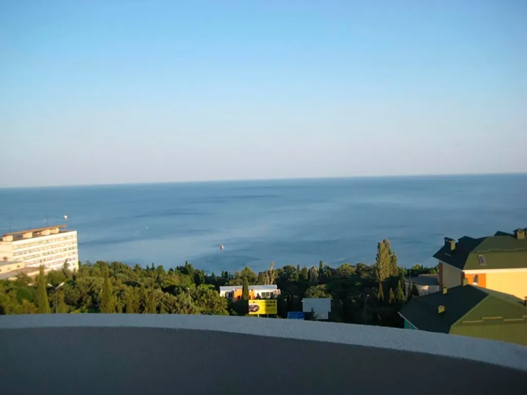 Видовая Квартира-студия на троих в Мисхоре с балконом у моря